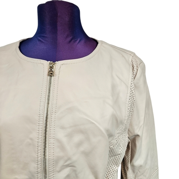 Guess Cream Faux Leather Perforated Flounce Lightweight Jacket Size XL Women's - Picture 2 of 14